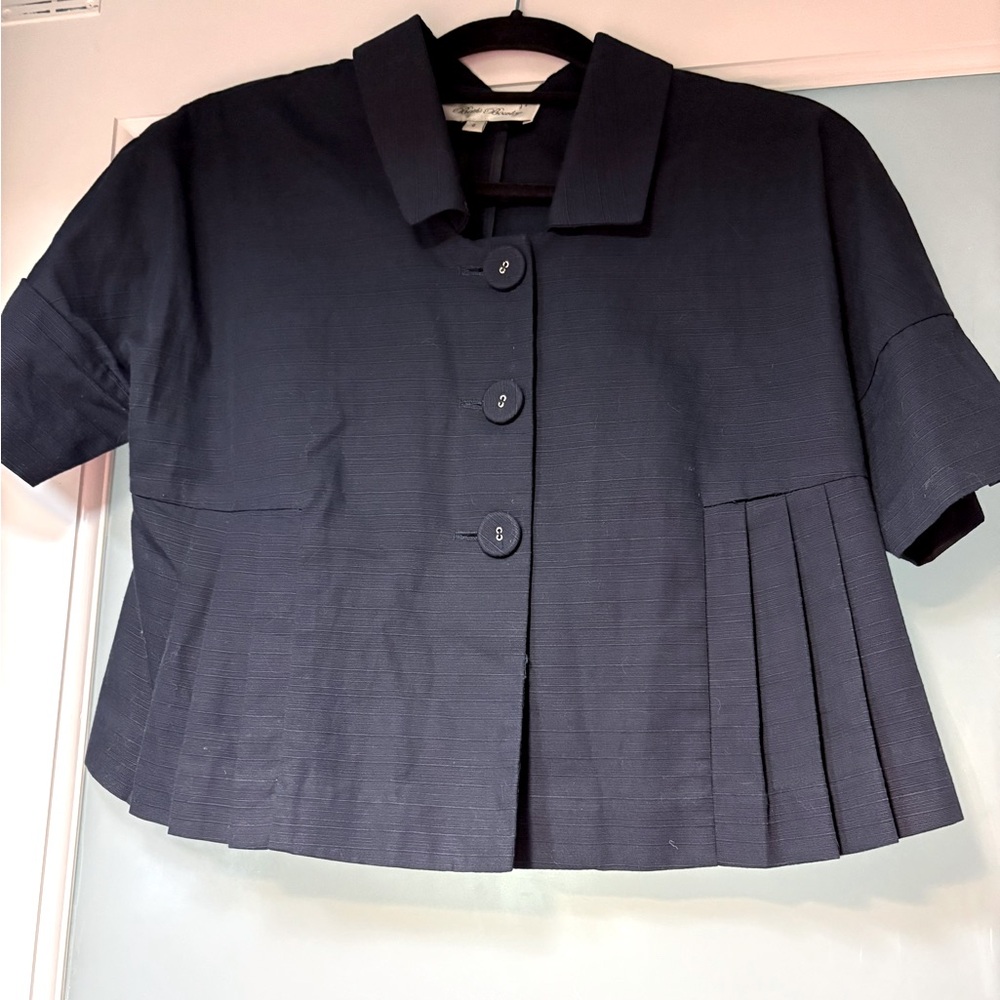 Rare Beth Bowley pleated cropped navy blue cotton short-sleeved blazer